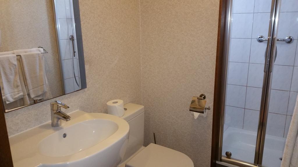 Hotel Restaurant De Hoogt Maasdam Екстер'єр фото