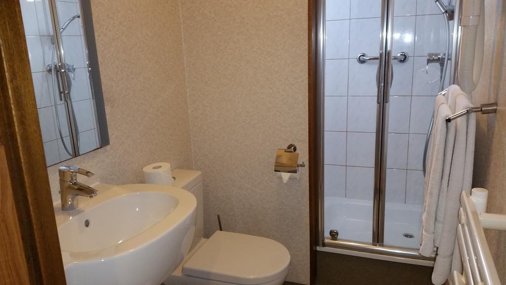 Hotel Restaurant De Hoogt Maasdam Екстер'єр фото