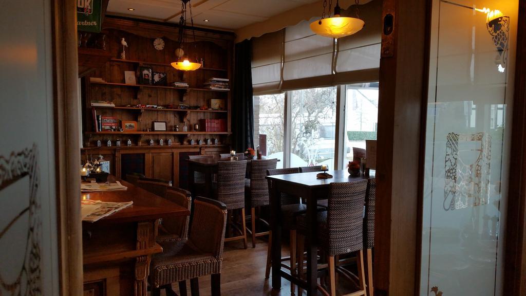 Hotel Restaurant De Hoogt Maasdam Екстер'єр фото