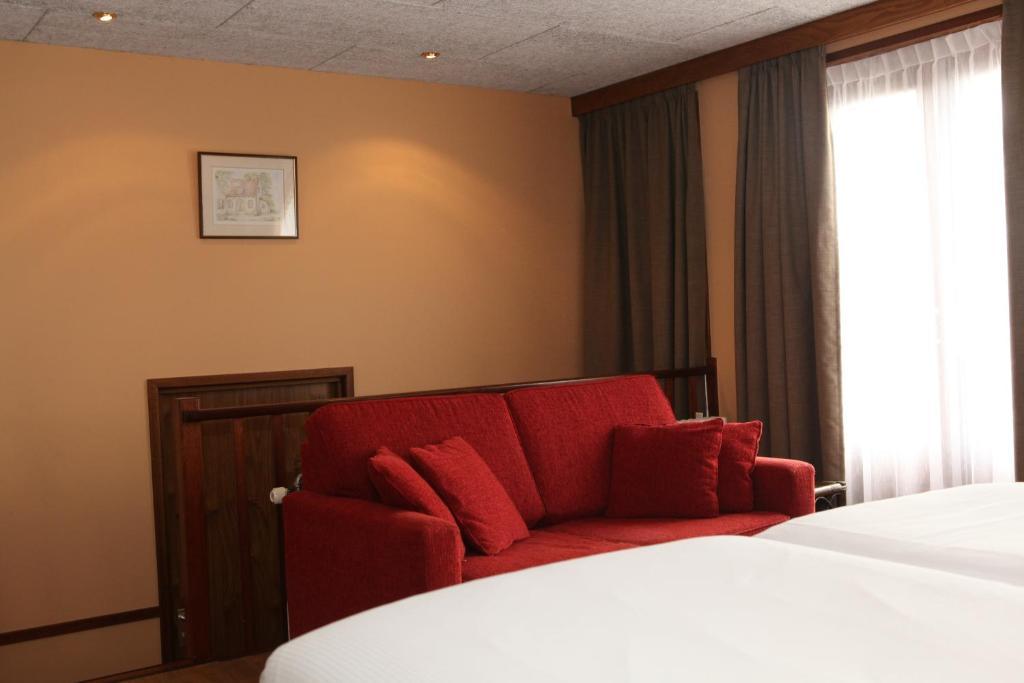 Hotel Restaurant De Hoogt Maasdam Номер фото