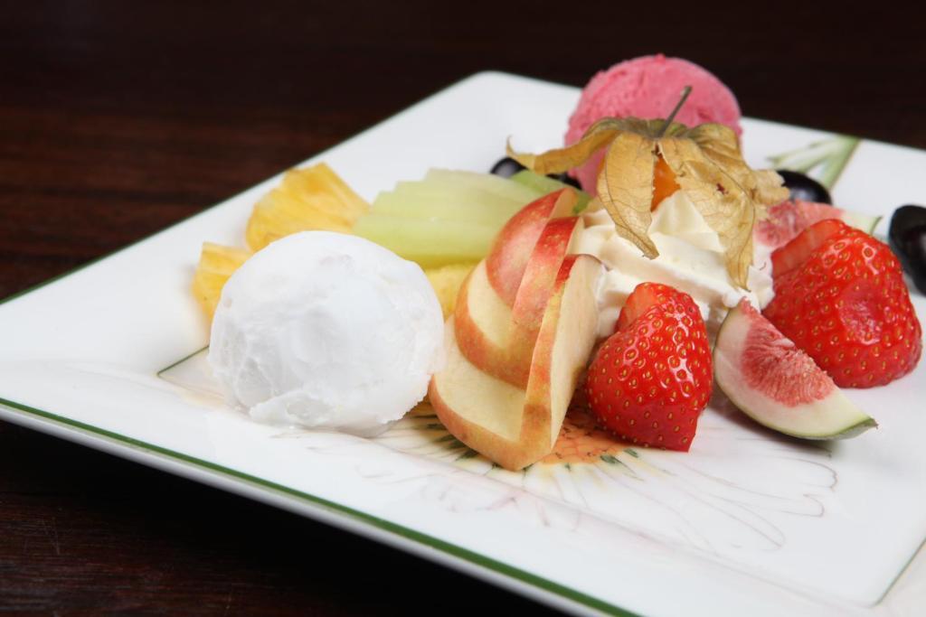 Hotel Restaurant De Hoogt Maasdam Екстер'єр фото