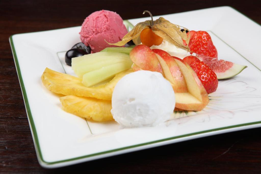 Hotel Restaurant De Hoogt Maasdam Екстер'єр фото