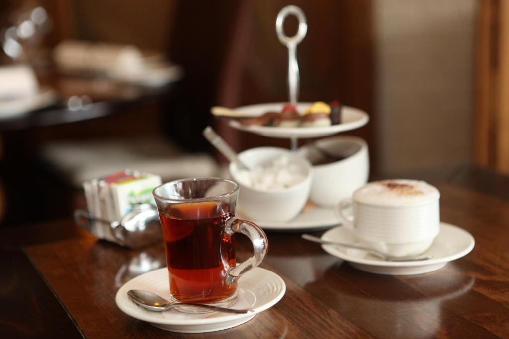 Hotel Restaurant De Hoogt Maasdam Екстер'єр фото