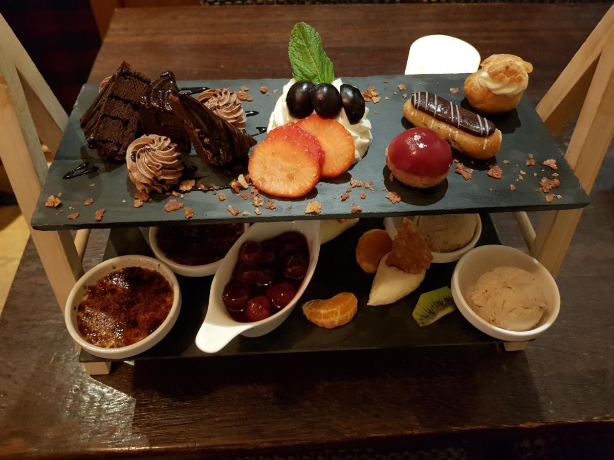 Hotel Restaurant De Hoogt Maasdam Екстер'єр фото